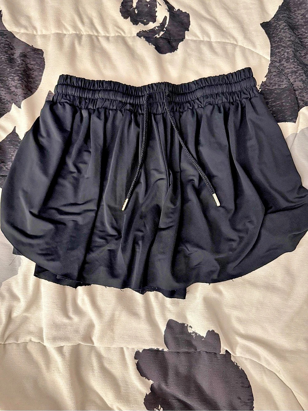 no comment Terri Athletic Flowy Butterfly Shorts Black Small